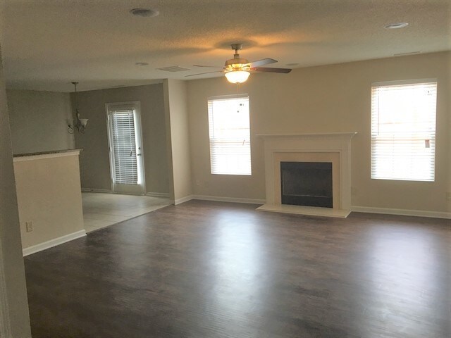 Building Photo - 7129 Sycamore Grove Court