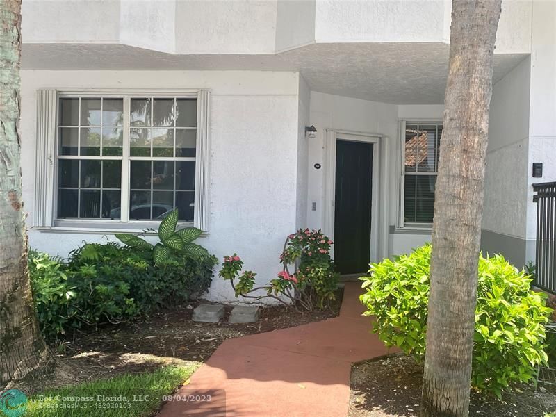 Foto principal - 725 SW 148th Ave