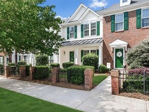Building Photo - 17819 Delmas Dr