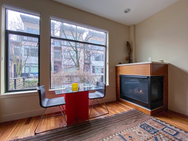 Building Photo - Riverfront 3 Bedroom, 3.5 Bath Townhome in...