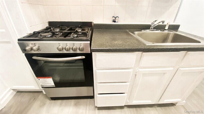 Foto del edificio - 42-33 Kissena Blvd