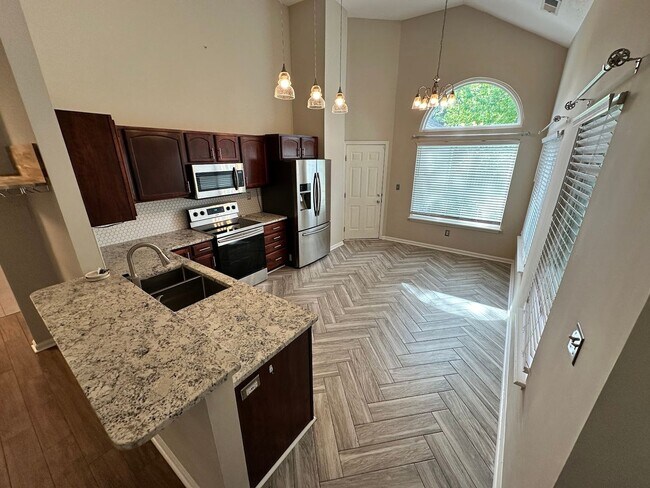 Foto del edificio - COMING SOON! Beautiful 3 BR Home; Open Floor Plan, Attached Garage; Fenced Backyard!