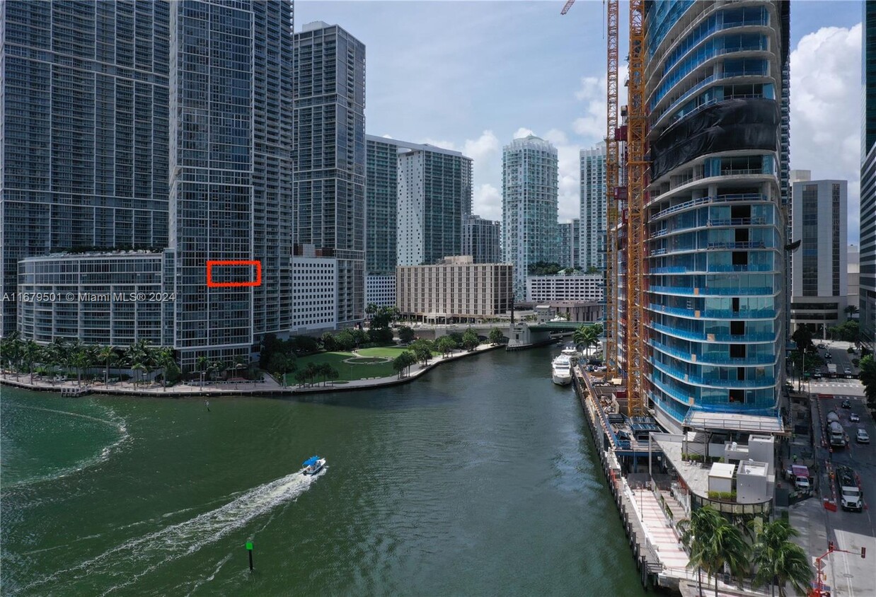 Foto principal - 465 Brickell Ave