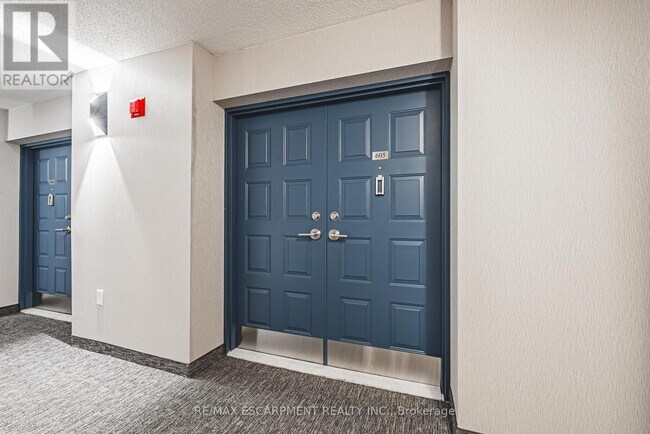 Photo du bâtiment - 1225 North Shore Blvd E