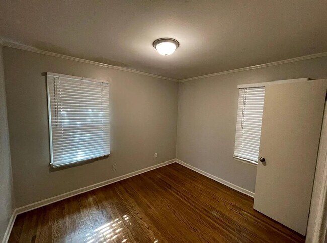 Foto del edificio - 1653 Colonial Rd