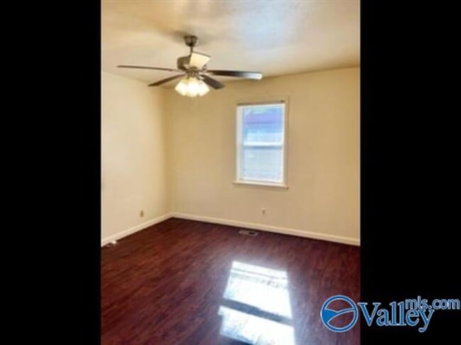 Building Photo - 1332 Oshaughnessey