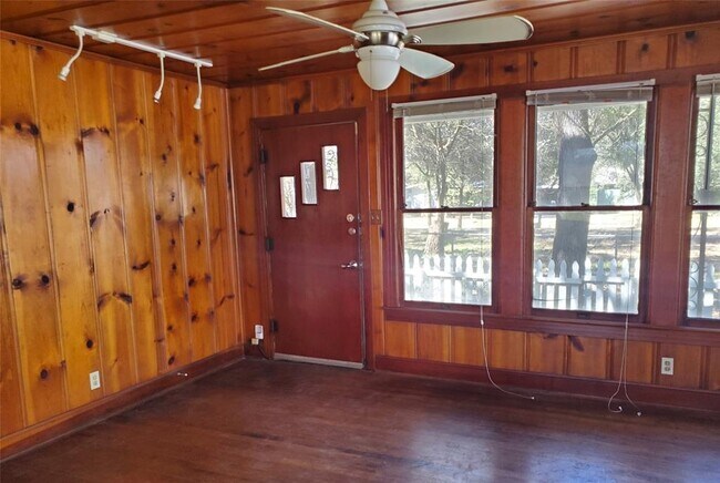 Foto del edificio - 4409 Merle Dr