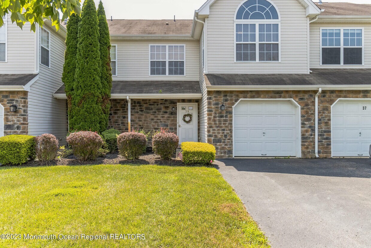 Foto principal - 39 Thistledown St