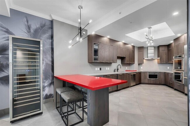 Building Photo - 848 Brickell Key Dr