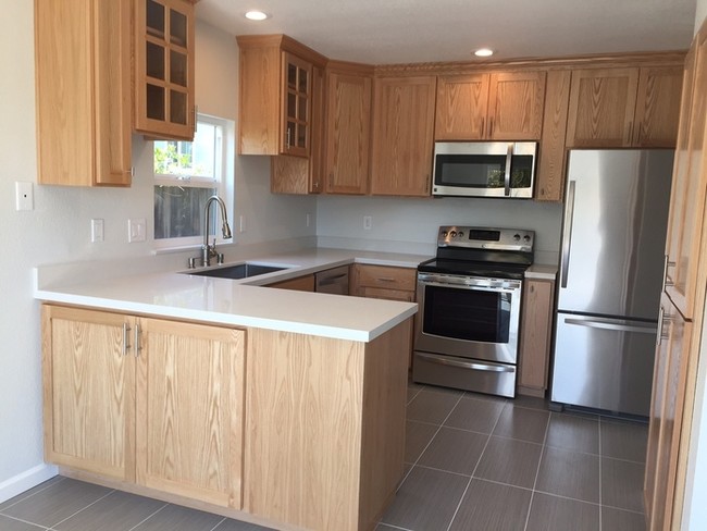 Building Photo - 2237 Mount Whitney Dr