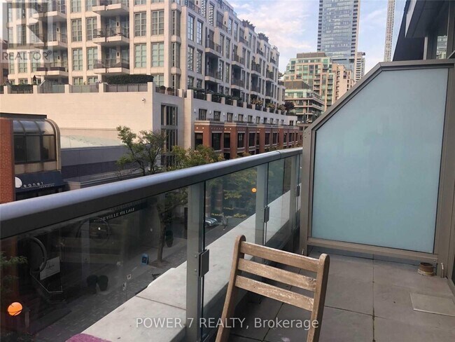 Photo du bâtiment - 155 Yorkville Ave