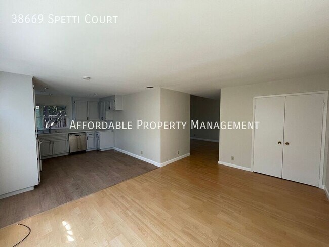 Building Photo - 38669 Spetti Ct