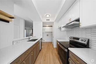 Building Photo - 2139 Lake Village Dr