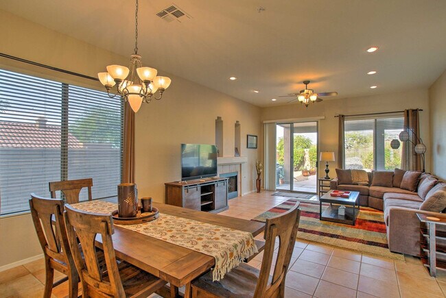 Foto del edificio - 10342 E Tierra Buena Ln