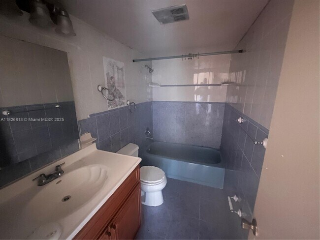 Foto del edificio - 65 NE 202nd Terrace