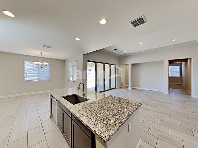 Foto del edificio - 18256 W Thunderhill Pl