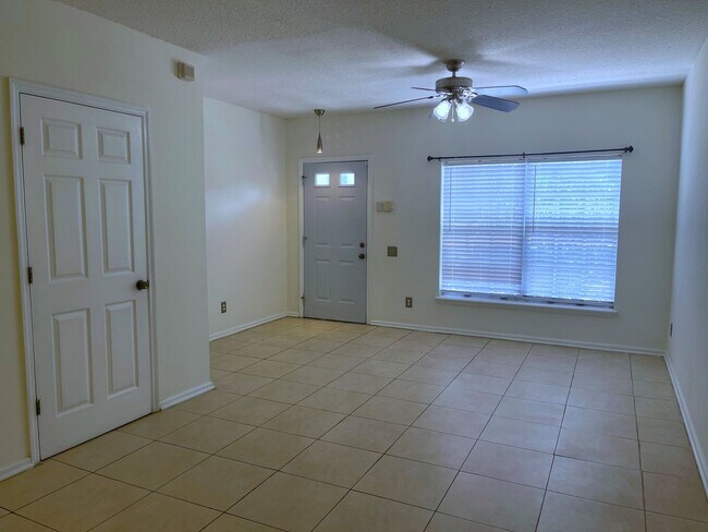 Foto del edificio - 12311 Kensington Lakes Dr
