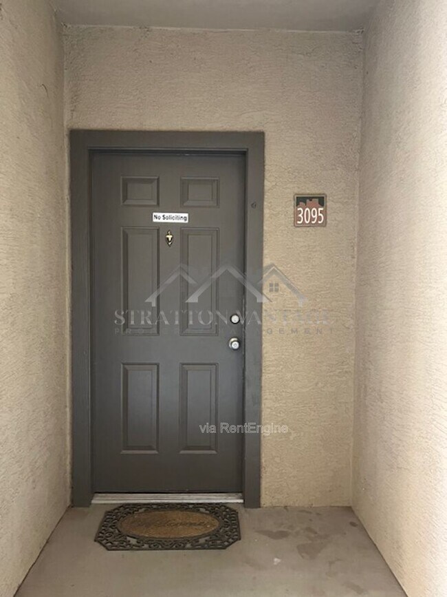 Foto del edificio - 5401 E Van Buren St