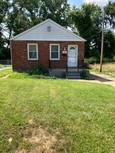Building Photo - 3673 Park Lawn Dr