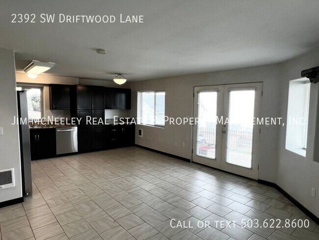 Building Photo - Super Clean 2 Bedroom Above Olivia Beach W...