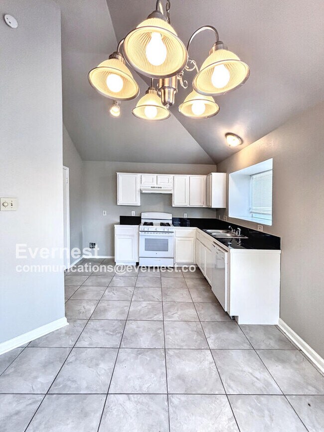 Foto del edificio - 2038 Woodland Hills Dr