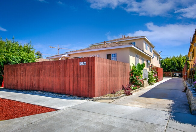 Building Photo - 2256 S Carmelina Ave