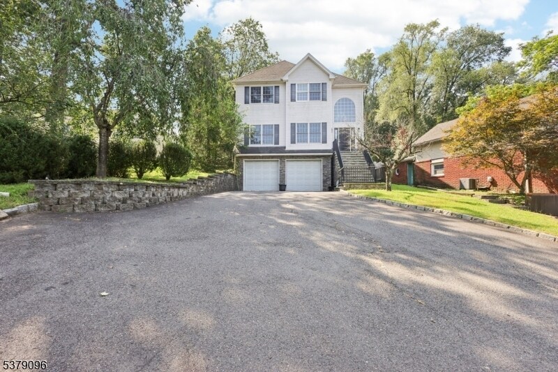 Foto principal - 91 Mountain Blvd