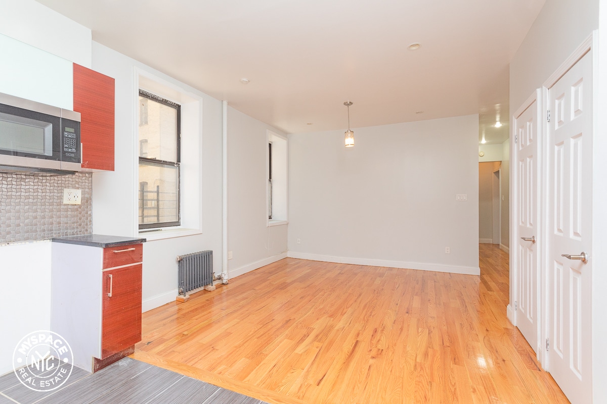 Primary Photo - 1715 Caton Ave