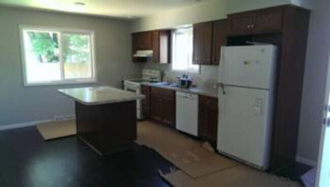 Building Photo - 1515 E Haley St