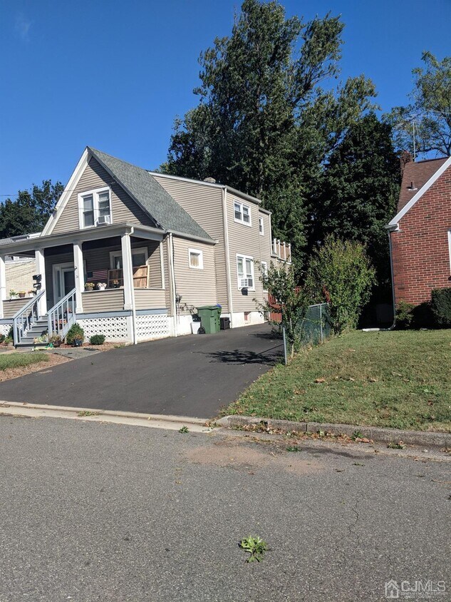 26 7th St, Edison, NJ 08837 Room for Rent in Edison, NJ