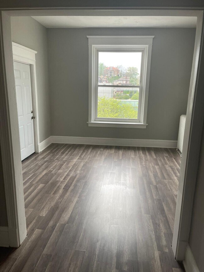 Schricker Apartments 401 W 4th St Davenport, IA Apartments for Rent