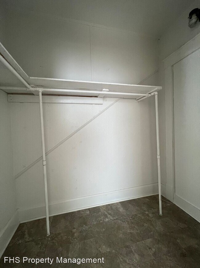 Foto del edificio - 1 br, 1 bath House - 1032 E Commercial Unit C
