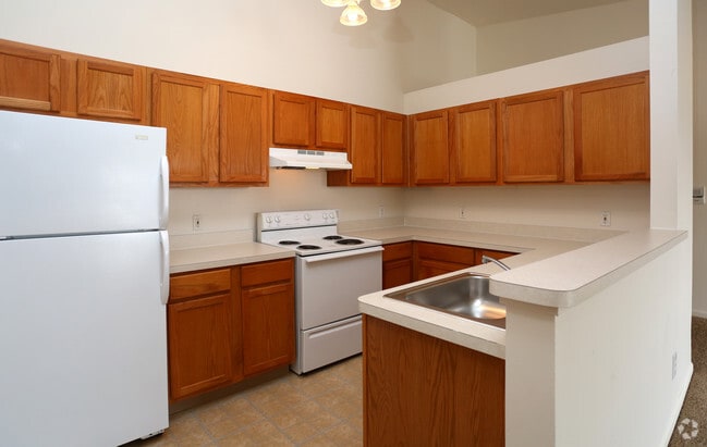 Building Photo - Parkwood Village