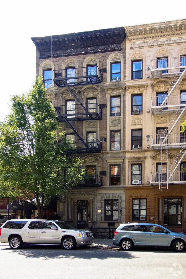 Primary Photo - 128 E 83rd St