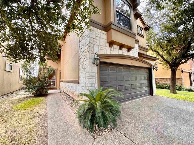 Building Photo - 9310 Albany Dr
