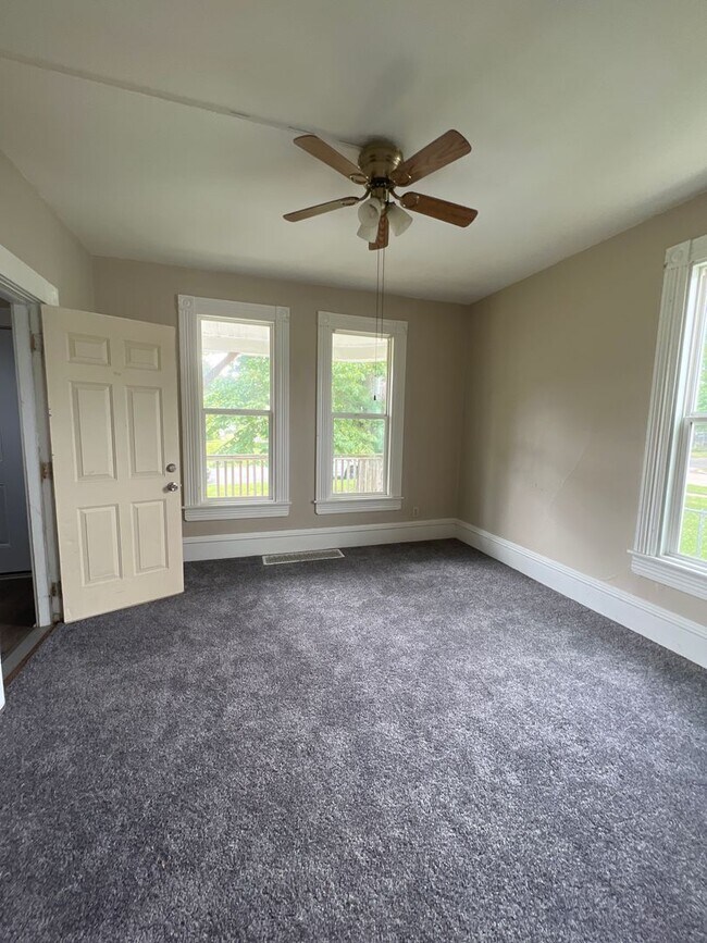 1430 32nd St Unit 1, Rock Island, IL 61201 Apartments in Rock Island, IL