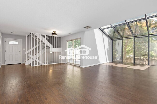 Foto del edificio - 2366 S Troy St
