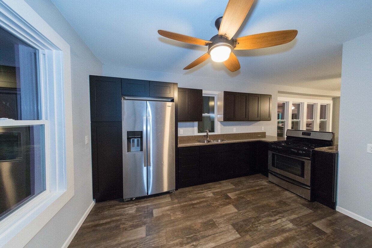 3834 E Edgerton Ave, Cudahy, WI 53110 Townhome Rentals in Cudahy WI