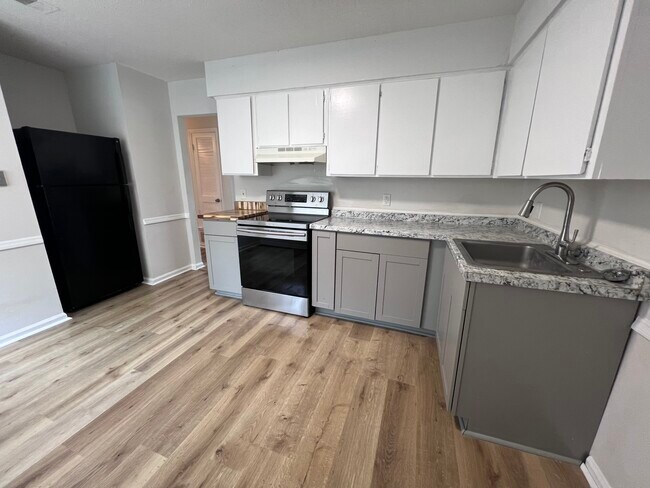 Foto del edificio - 6 Oak Forest Ln