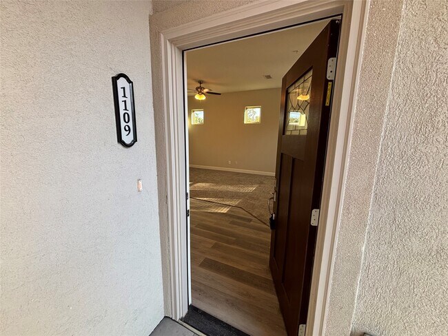 Foto del edificio - 504 Nursery Rd