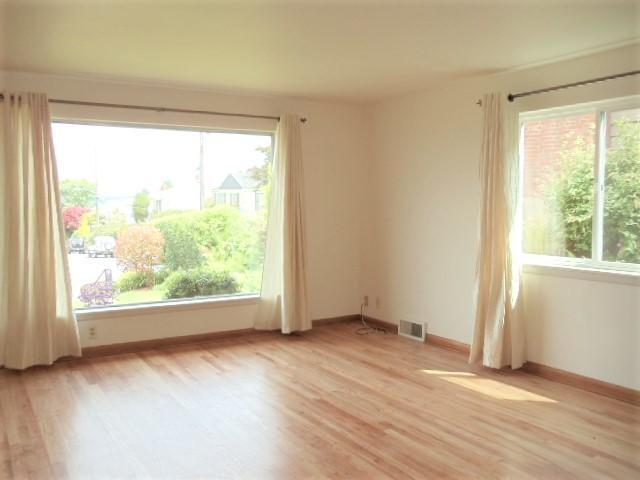 Building Photo - 4 bedroom in Seattle WA 98199
