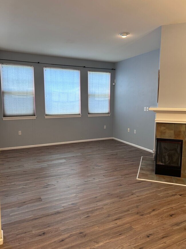 Foto del edificio - Charming & Modern 2-Bedroom Ashburn Community Townhome
