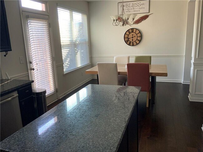 Foto del edificio - 3421 Open Fields Dr