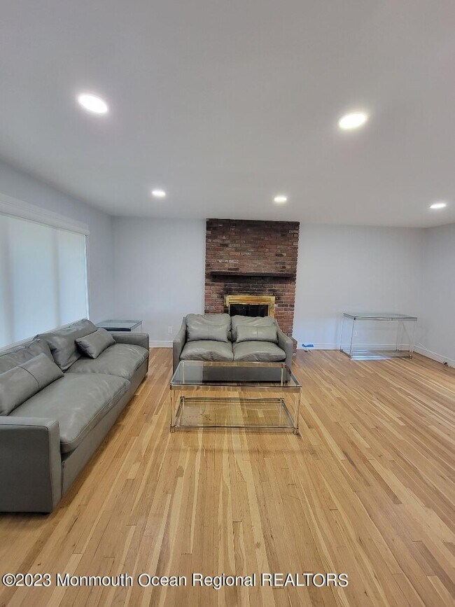 Foto del edificio - 871 Red Oaks Dr
