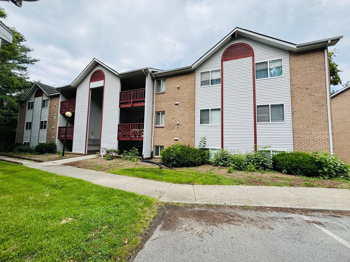 4 bedroom 2 bath Third Floor Condo (rented... - 4 bedroom 2 bath Third Floor Condo (rented...