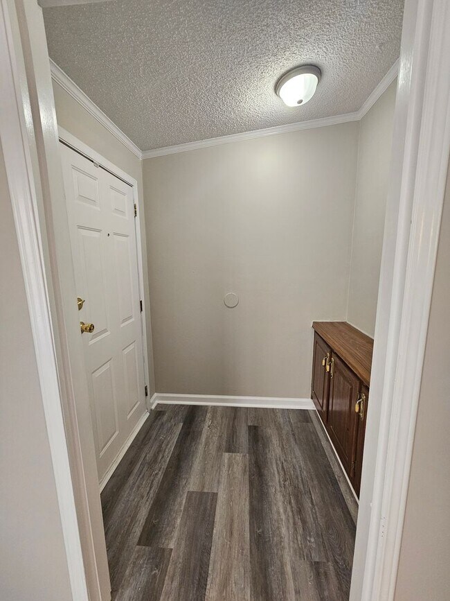 Foto del edificio - NEW LISTING!!!!!