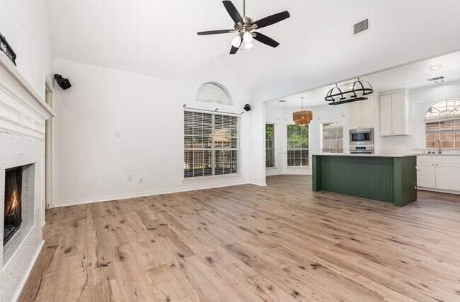 Building Photo - 1144 Taylor Ln