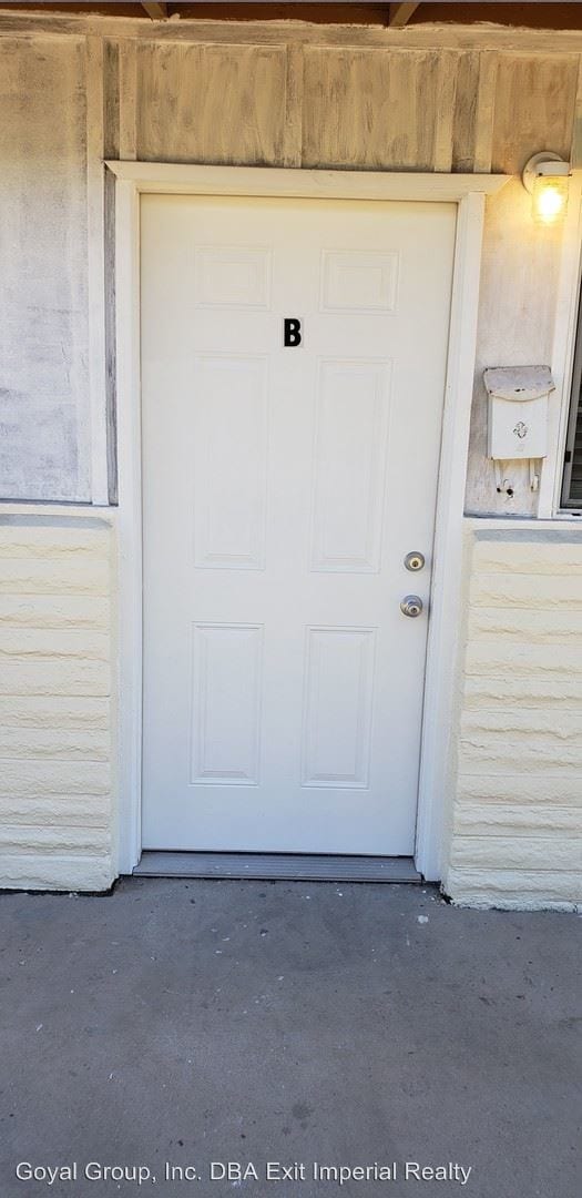 Building Photo - 223 E Birch St