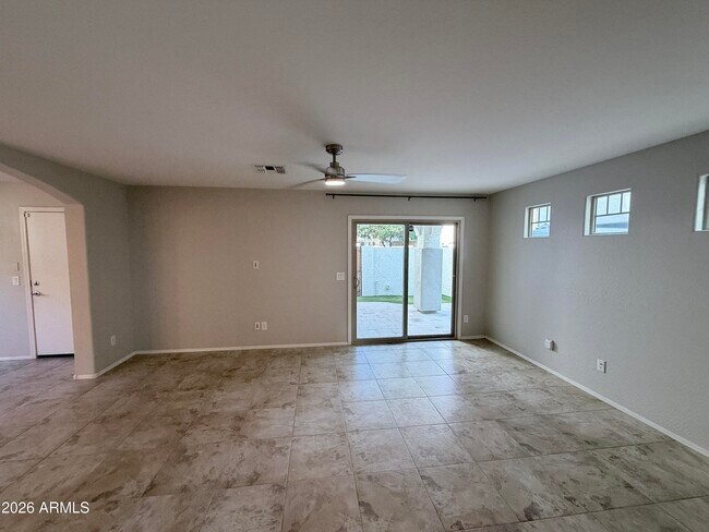 Building Photo - 2518 E Boston St