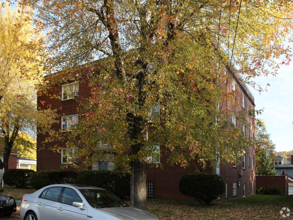 Foto del edificio - 1101 Fawcett Ave